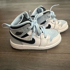 Toddler sneaker Jordan 1 mid SE